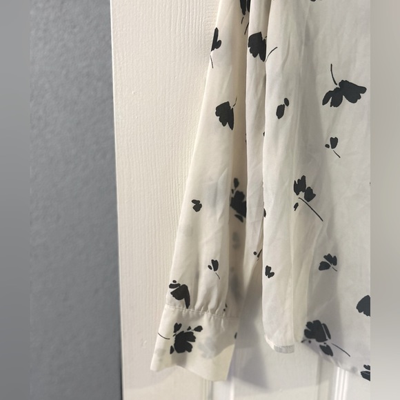 NWT Who What Wear Falling Tulip Button Up size medium - Picture 5 of 9